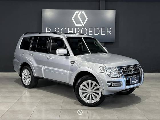 MITSUBISHI PAJERO FULL 3.2 HPE 4X4 16V TURBO INTERCOOLER DIESEL 4P AUTOMÁTICO
